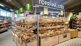 Кому принадлежит сеть магазинов 
